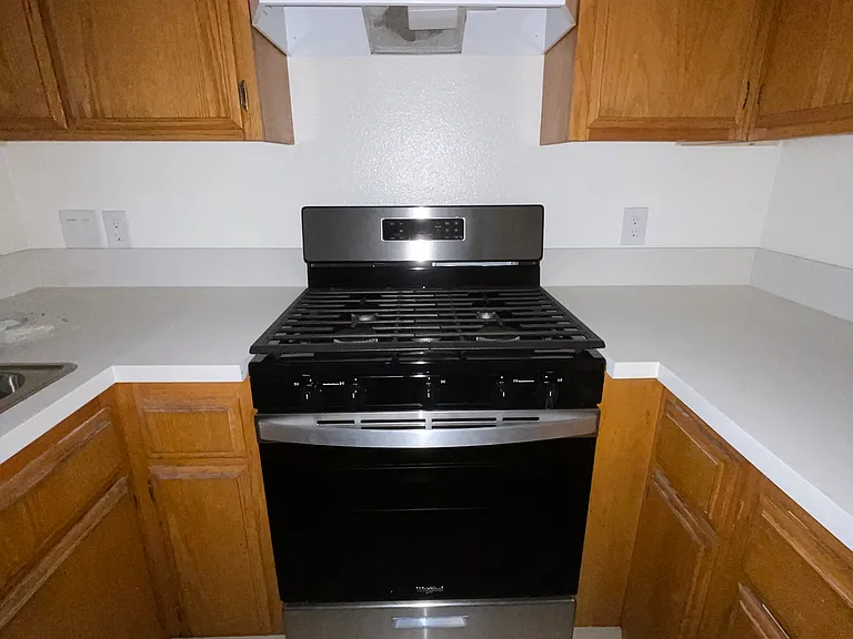 11707 Otsego St #G — Photo 2