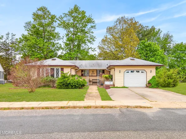 66 Grenada Street, Toms River, NJ 08757