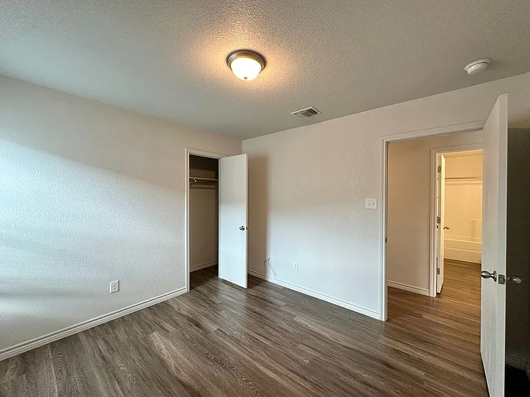 1837 Clovis Dr — Photo 19