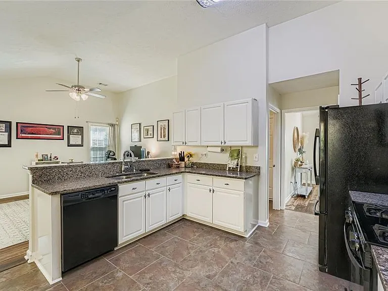 2895 Dogwood Creek Pkwy — Photo 8