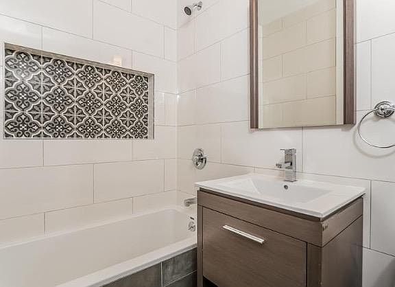 Primary Bedroom Private Ensuite Bathroom