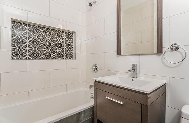 Primary Bedroom Private Ensuite Bathroom