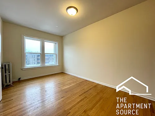 2712 N Milwaukee Ave Photo 1