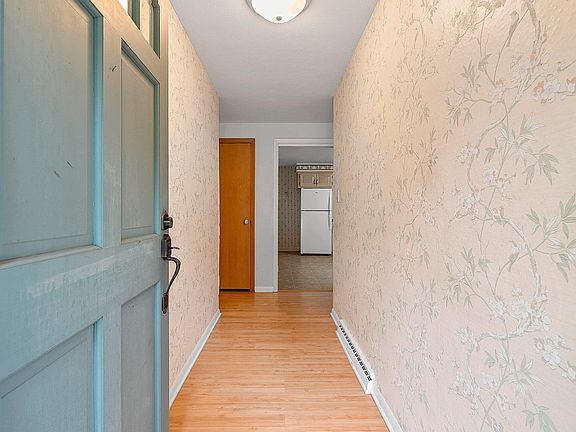4th image of 915 Tommark St