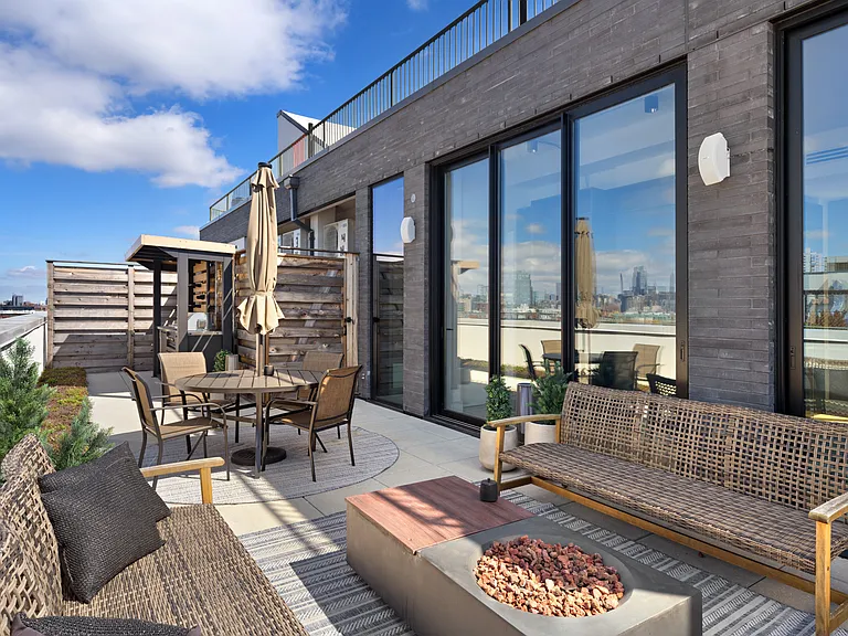661 Driggs Ave #5B — Photo 34
