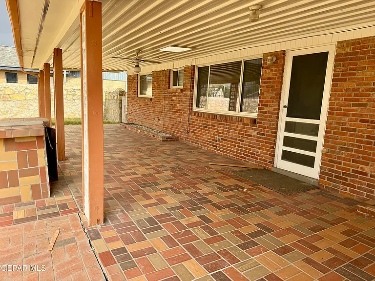 10125 Chezelle Dr — Photo 8