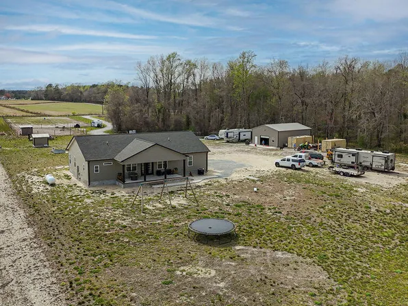1560 White Oak River Road, Maysville, NC 28555