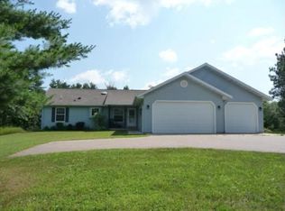 E1340 Hunters Rdg, Waupaca, WI 54981