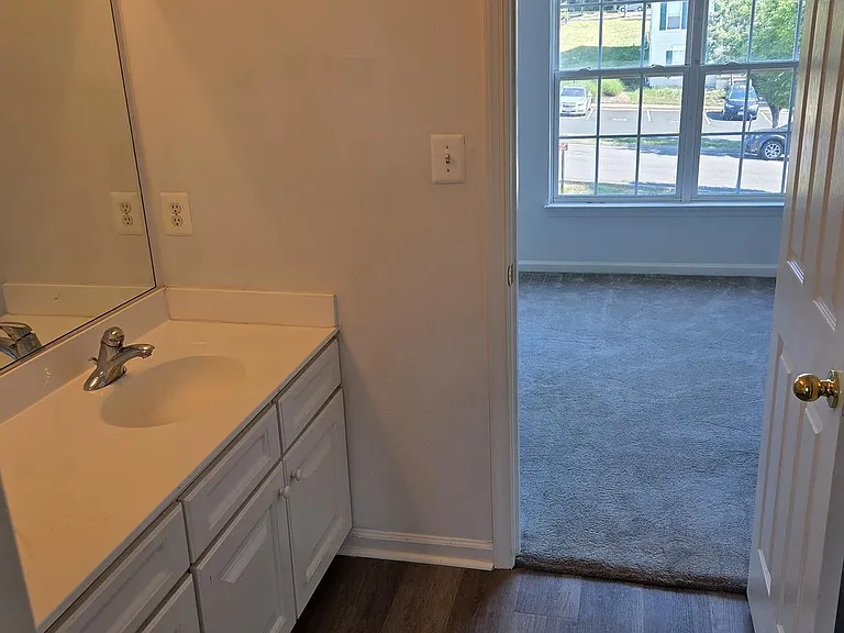 404 Pendleton Ln — Photo 15