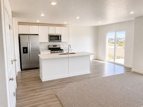 4th image of 48 N Wayne Way