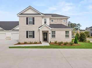 554 Silvermoon Dr, Loganville, GA 30052