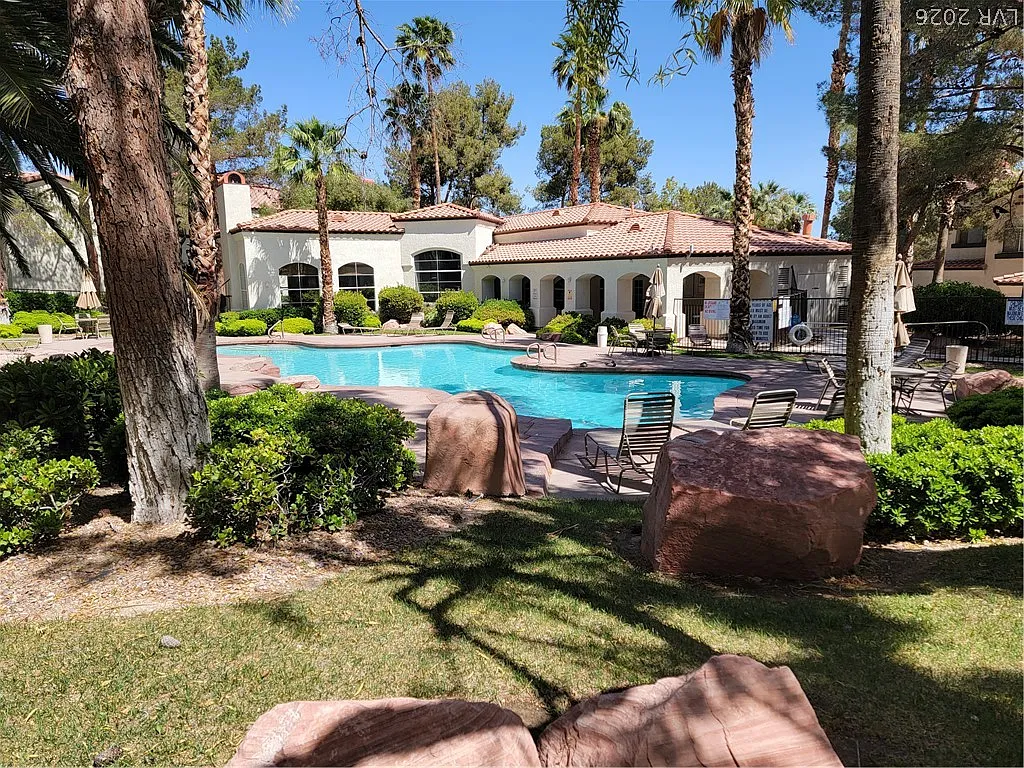 2 bed, 2.0 bath, 1282 sqft, $1,787 — Photo 3