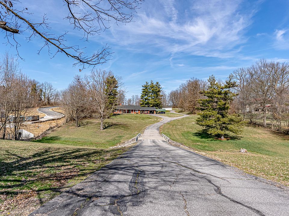 1st image of 2395 Shelbyville Rd