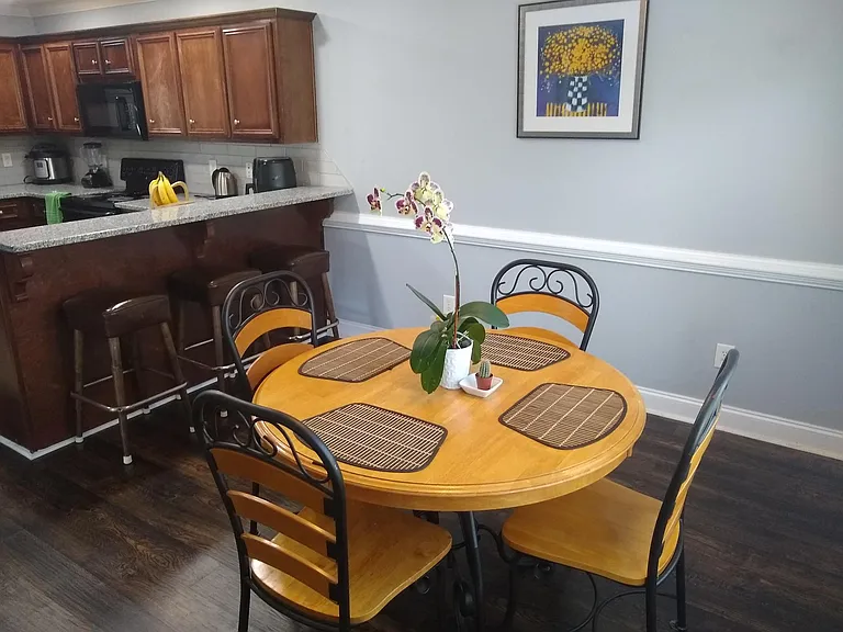 Breakfast area off kitchen