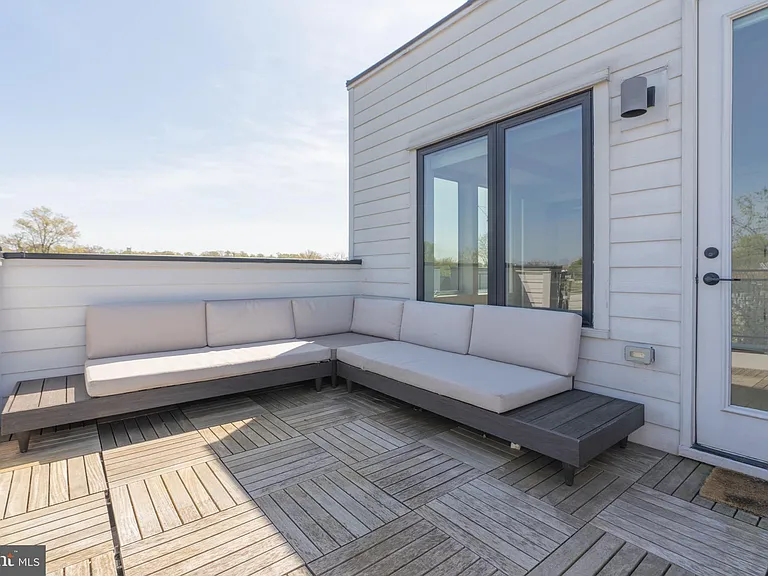 811 Upshur St NW #Penthouse 10 — Photo 24