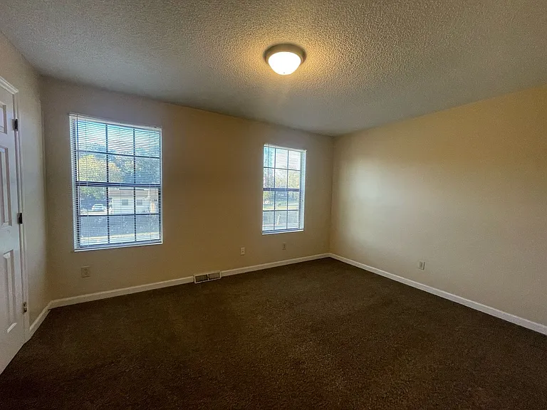 25 Ridgeway Terrace Dr — Photo 10