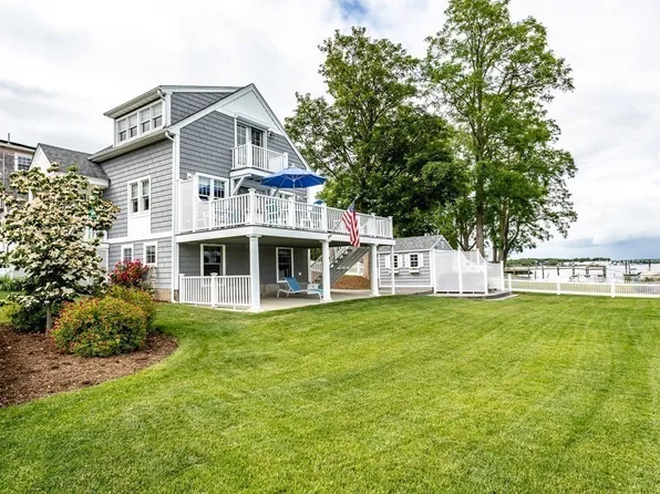 102 Warren St, Somerset, MA 02726