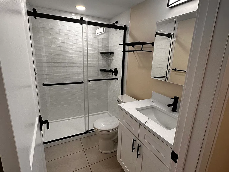 6252 Southwood Ave. — Photo 15