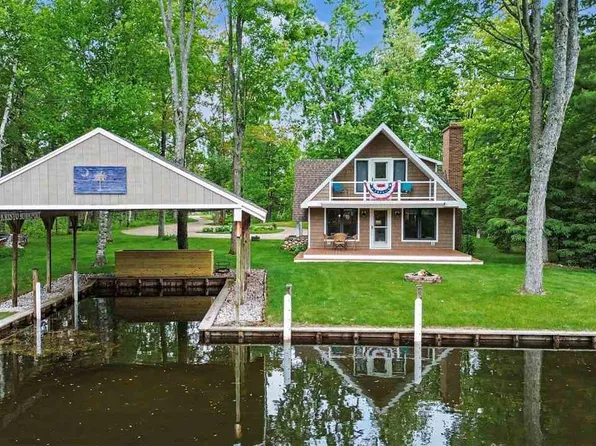 8278 Devils Elbow Dr, Brutus, MI 49716