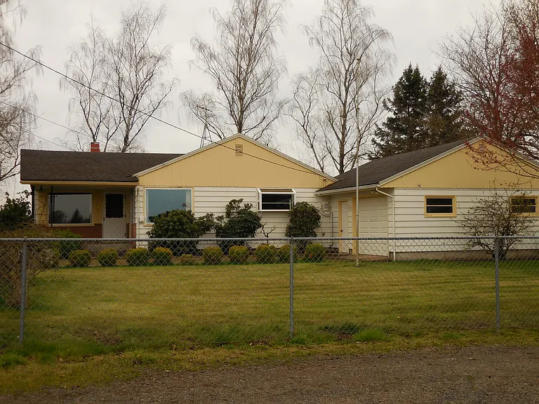 12935 SW Spring Hill Rd — Photo 4