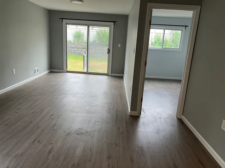 240 Woodrow Rd — Photo 7