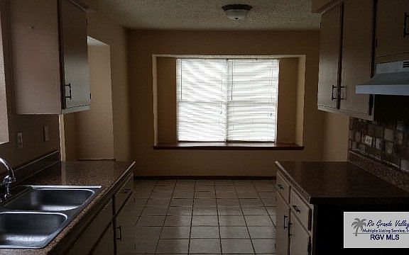 2nd image of 30 Wood Hollow Dr