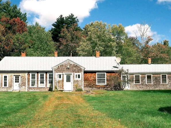 16 West St, Petersham, MA 01366