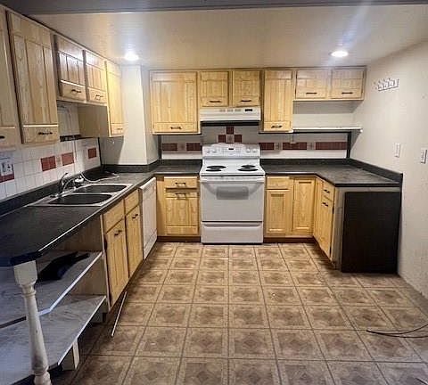 5th image of 108 W Union Avenue