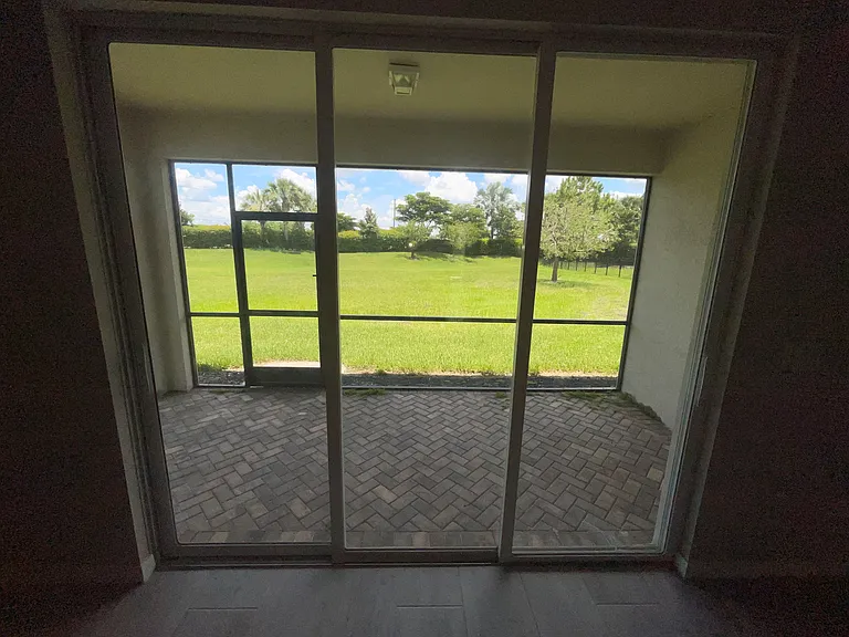 16224 Bonita Landing Cir — Photo 4