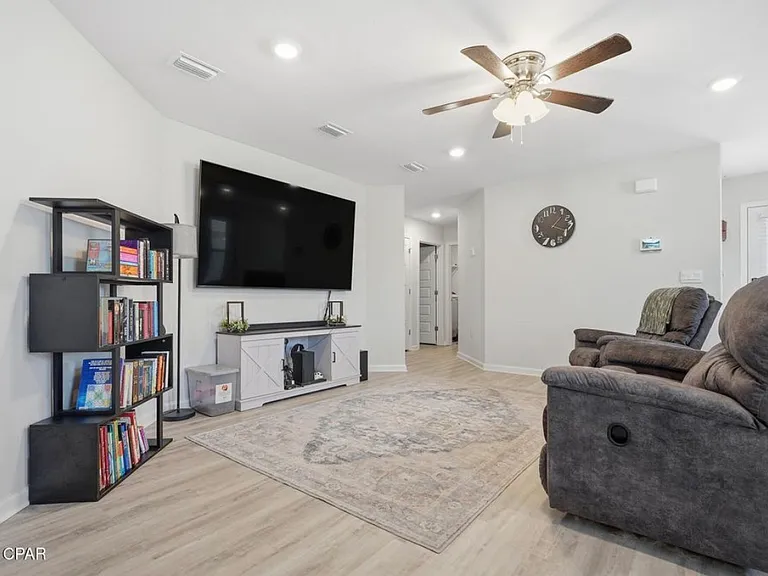 6662 Kettles St — Photo 3