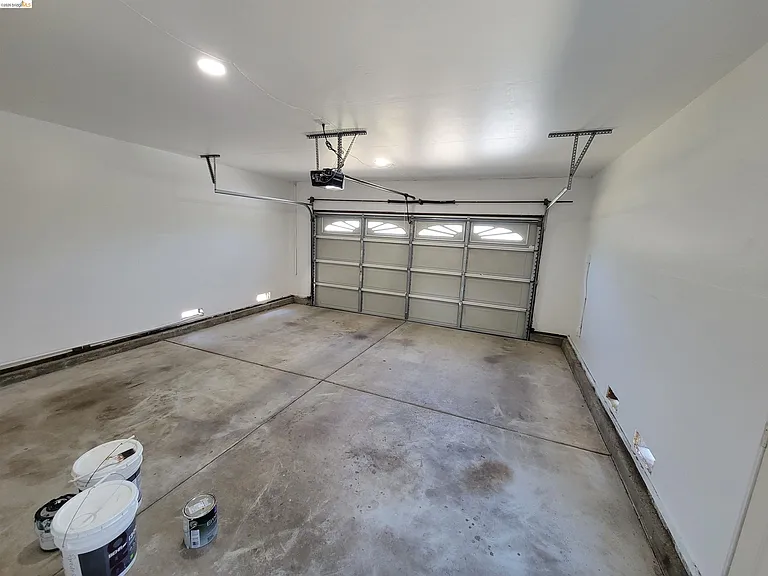 2210 Sierra Ct — Photo 35