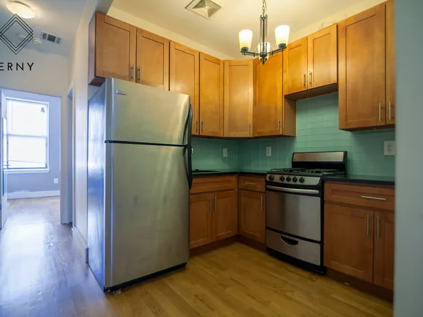 921 Broadway image 1 of 6