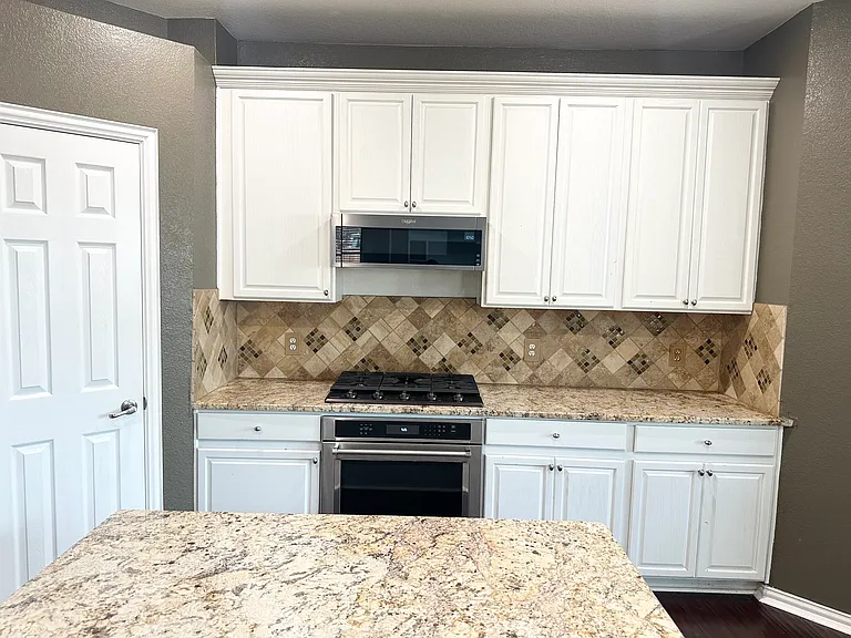 806 Cascades Dr — Photo 15