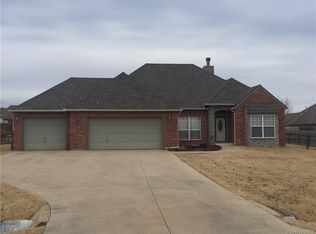 5800 Saddle Ln, Skiatook, OK 74070