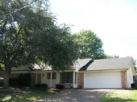 9327 Londonderry Dr