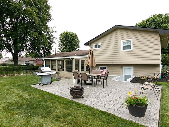 4th image of 42750 Galaxy Dr