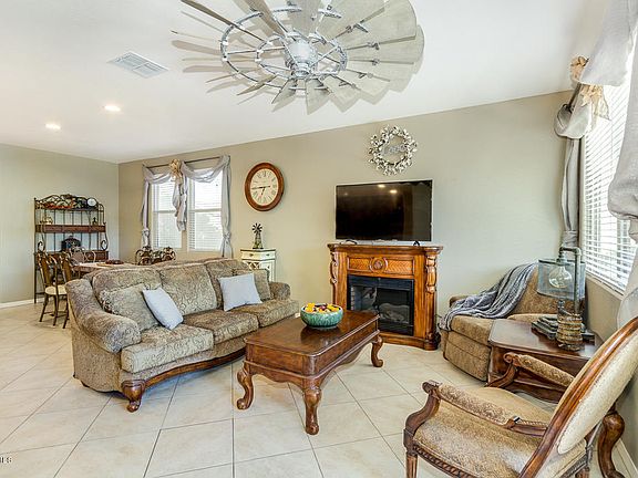 3rd image of 2281 W Farrier Way