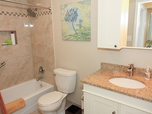 5th image of 51 Old Oak Dr APT 405