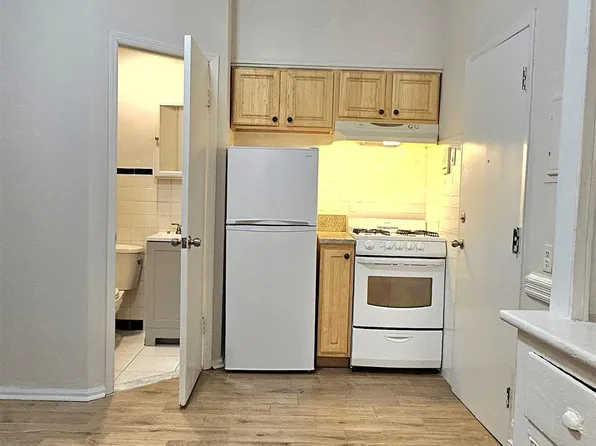 327 Jackson Street image 31 of 47