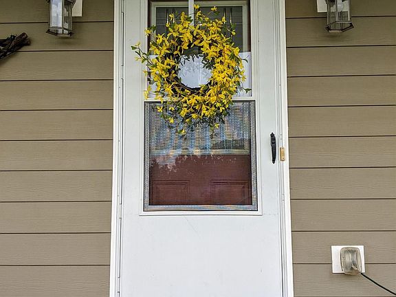 5th image of 226 Stratford Pl