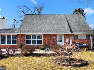 65 Cardinal Rd, Levittown, PA 19057