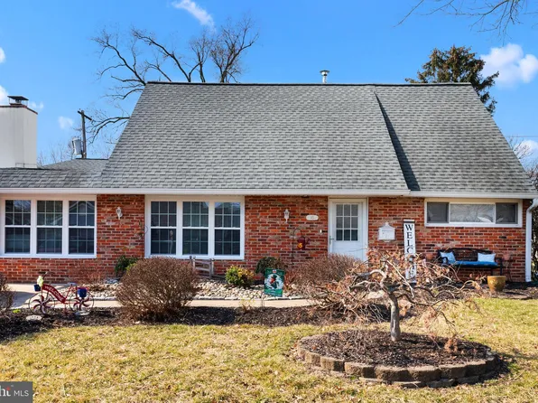 65 Cardinal Rd, Levittown, PA 19057