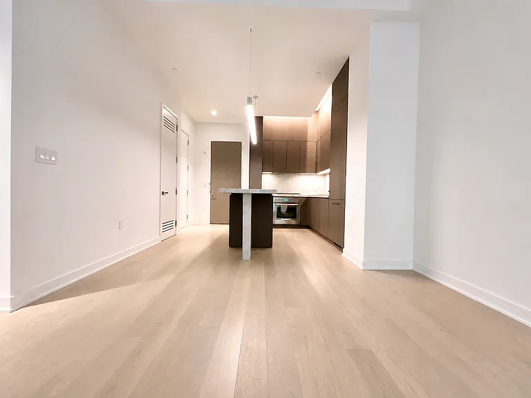 77 Charlton St #N3G — Photo 4
