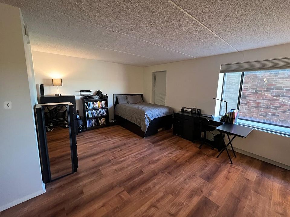 Living and sleeping area