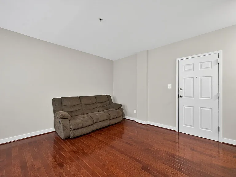 1440 W St NW #106 — Photo 3