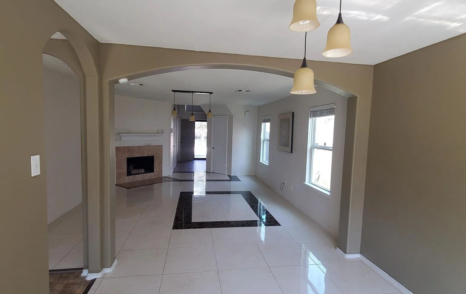4 bed, 2210 sqft, $2,600 — Photo 1