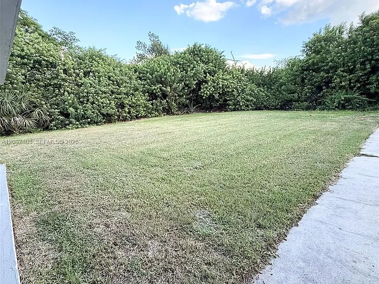801 Brodhag Dr — Photo 15
