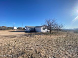 6880 S Windmill Rd, Skull Valley, AZ 86338