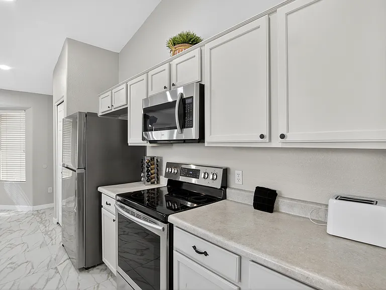 1682 E Kielly Ln — Photo 11