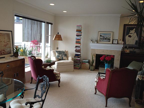 4th image of 201 Valley St APT A
